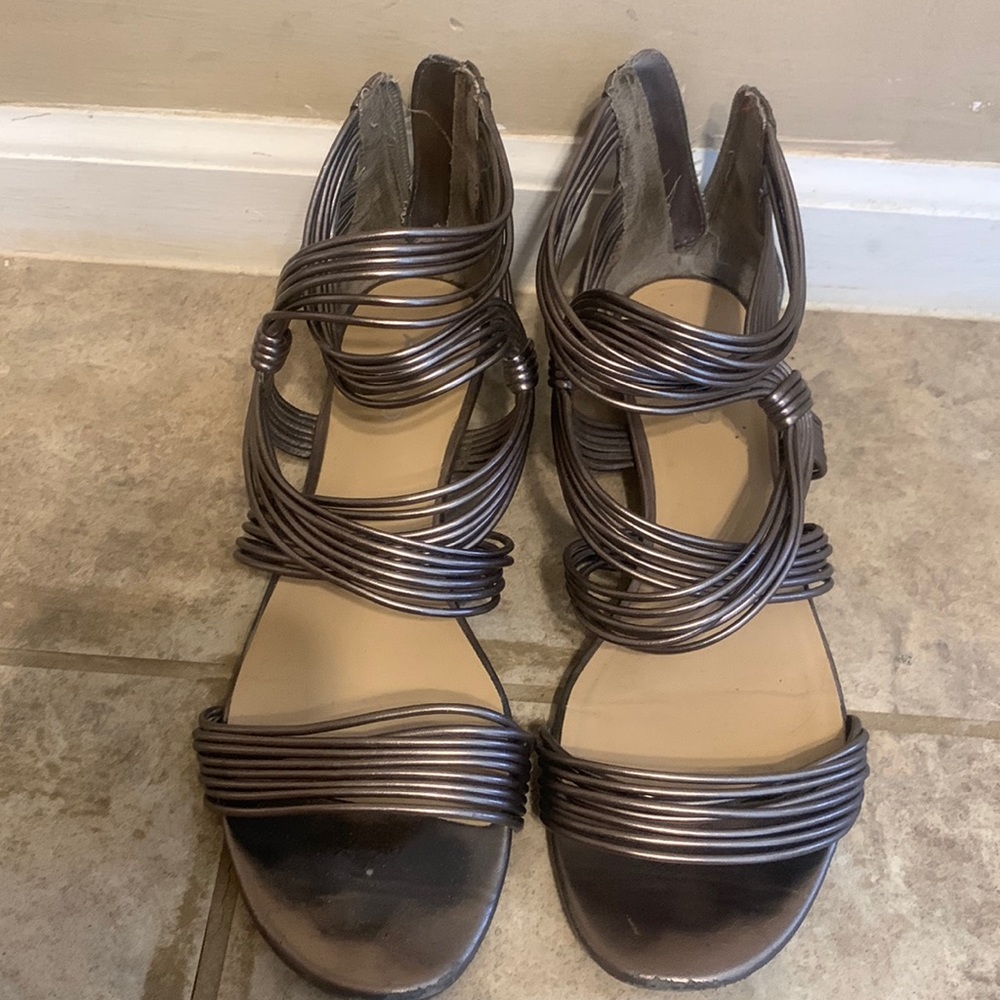 Aldo strappy sandal ~ size 40 (9) ~ metallic silver